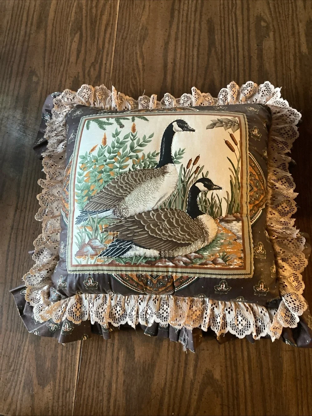2 Vtg 80s-90s accent Goose Print Ruffled Throw Pillows ruffled edges